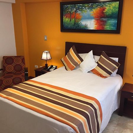 Hotel Europa Iquitos Cameră foto